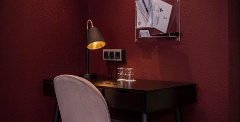 hotel room image