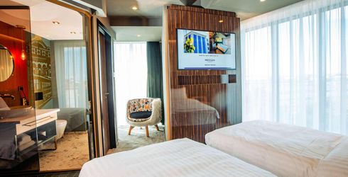 hotel room image