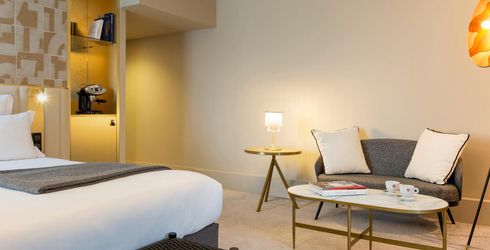 hotel room image