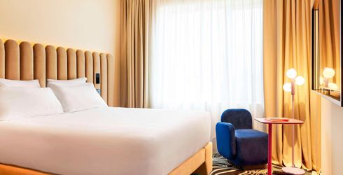 hotel room image