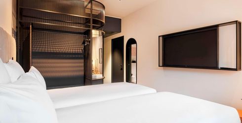 hotel room image