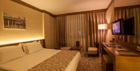 hotel room image