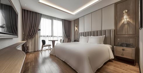 hotel room image