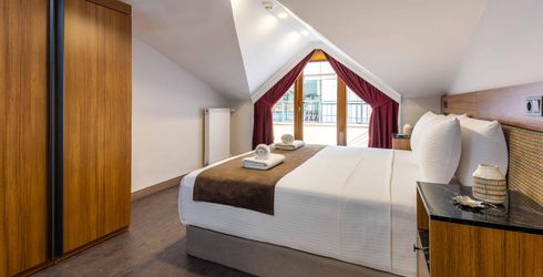 hotel room image