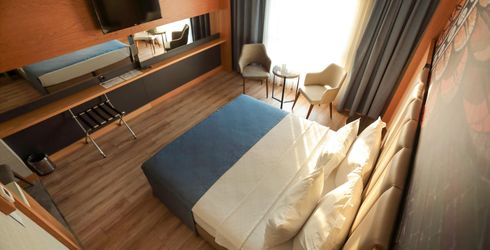 hotel room image