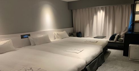 hotel room image
