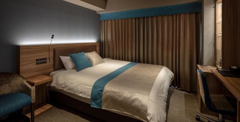hotel room image