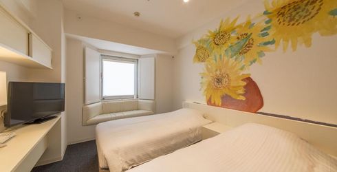 hotel room image