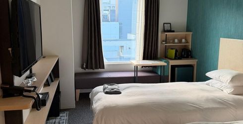 hotel room image