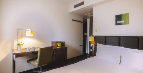 hotel room image