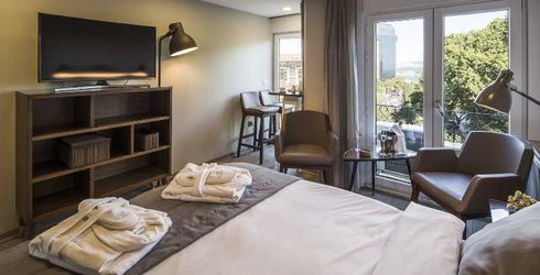 hotel room image