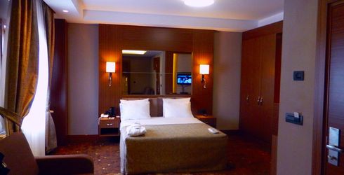 hotel room image