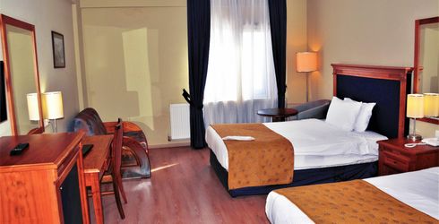 hotel room image