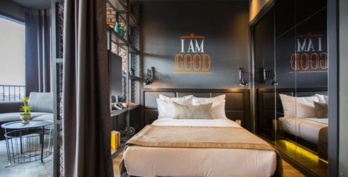 hotel room image