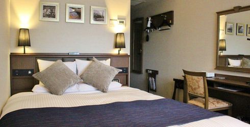 hotel room image