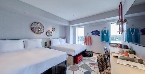 hotel room image