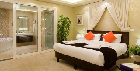 hotel room image