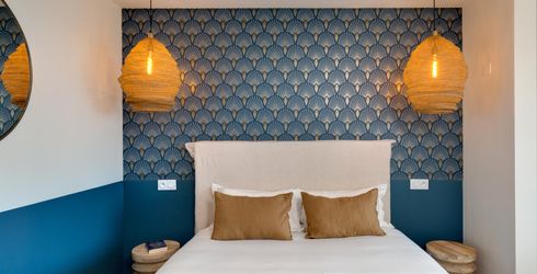 hotel room image