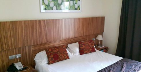 hotel room image