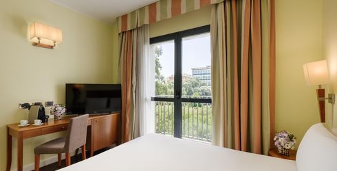 hotel room image
