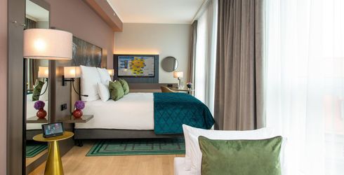 hotel room image