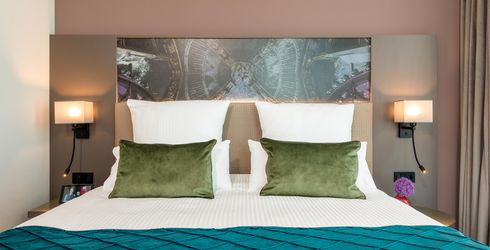 hotel room image