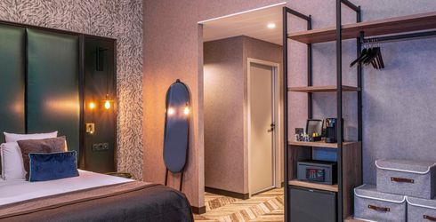 hotel room image