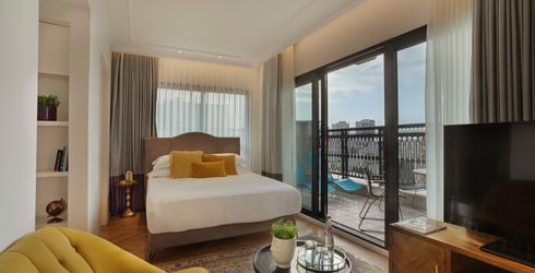hotel room image