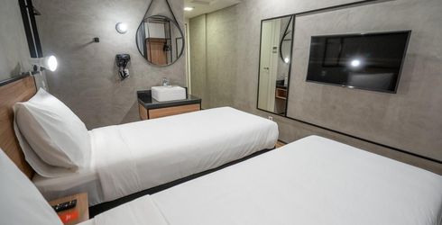 hotel room image