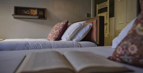 hotel room image
