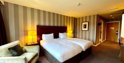 hotel room image