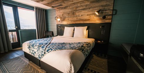 hotel room image