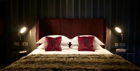 hotel room image