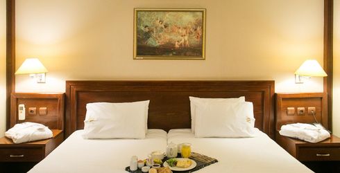 hotel room image