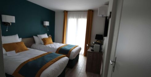 hotel room image