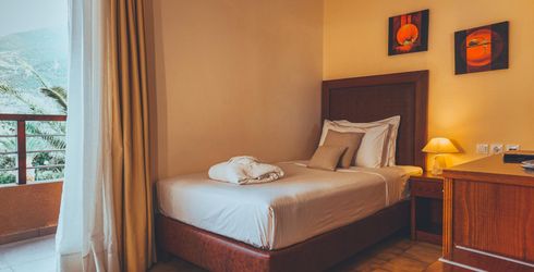 hotel room image