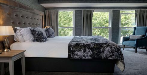 hotel room image
