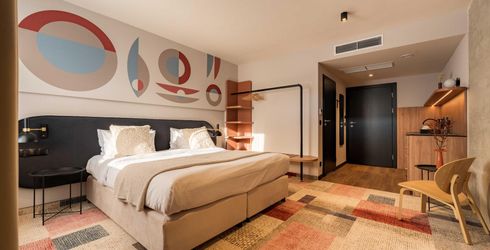 hotel room image