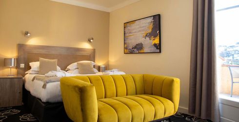 hotel room image