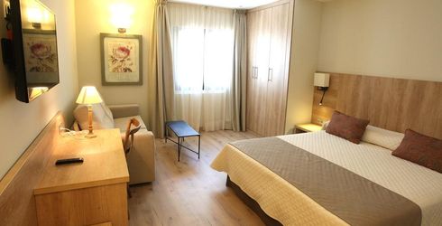hotel room image