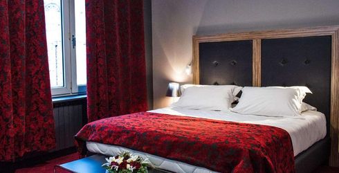 hotel room image