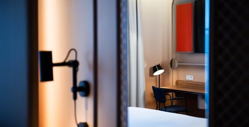 hotel room image