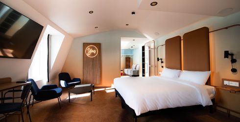 hotel room image