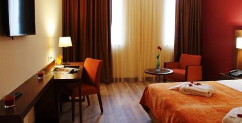 hotel room image