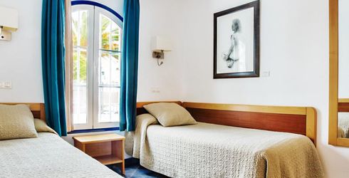 hotel room image