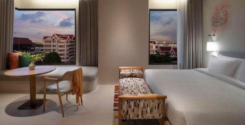 hotel room image