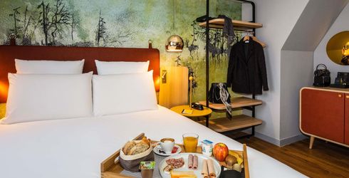 hotel room image