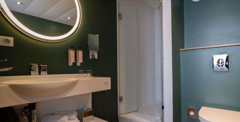 hotel room image