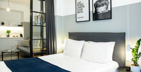 hotel room image