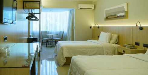 hotel room image